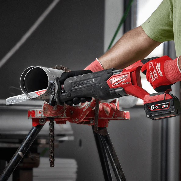 Milwaukee M18 FUEL™ SAWZALL™ Reciprocating Saw (Tool Only) - M18CSX2-0 BONUS 12pce BLADE SET (FREE MULTITOOL VIA REDEMPTION) - Image 2