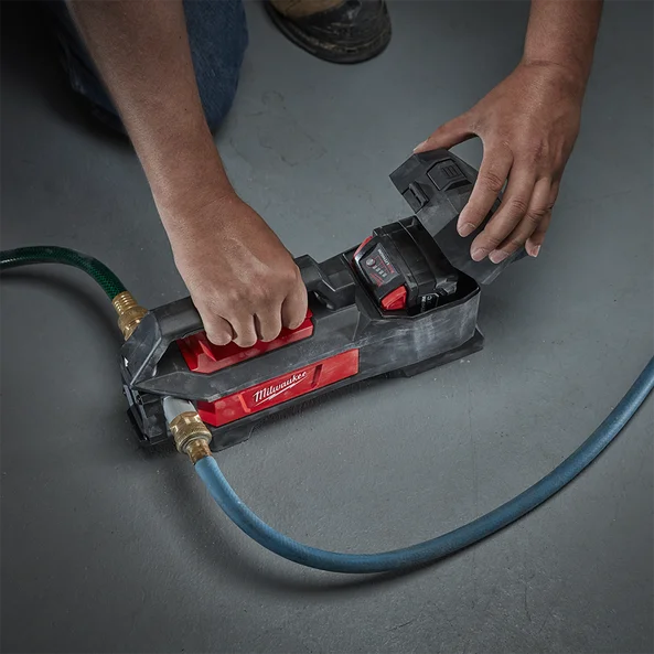 Milwaukee M18™ Transfer Pump (Tool Only) - M18TP-0 - Image 3